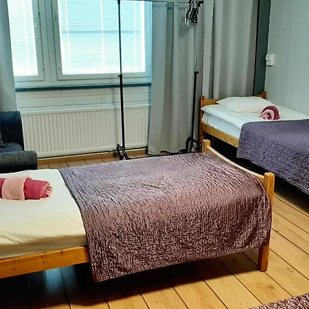 Center Kaatrahovi Vandrarhem *